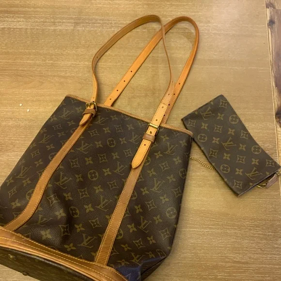 Louis Vuitton  Authentic Monogram GM Bucket Bag - Picture 5 of 14